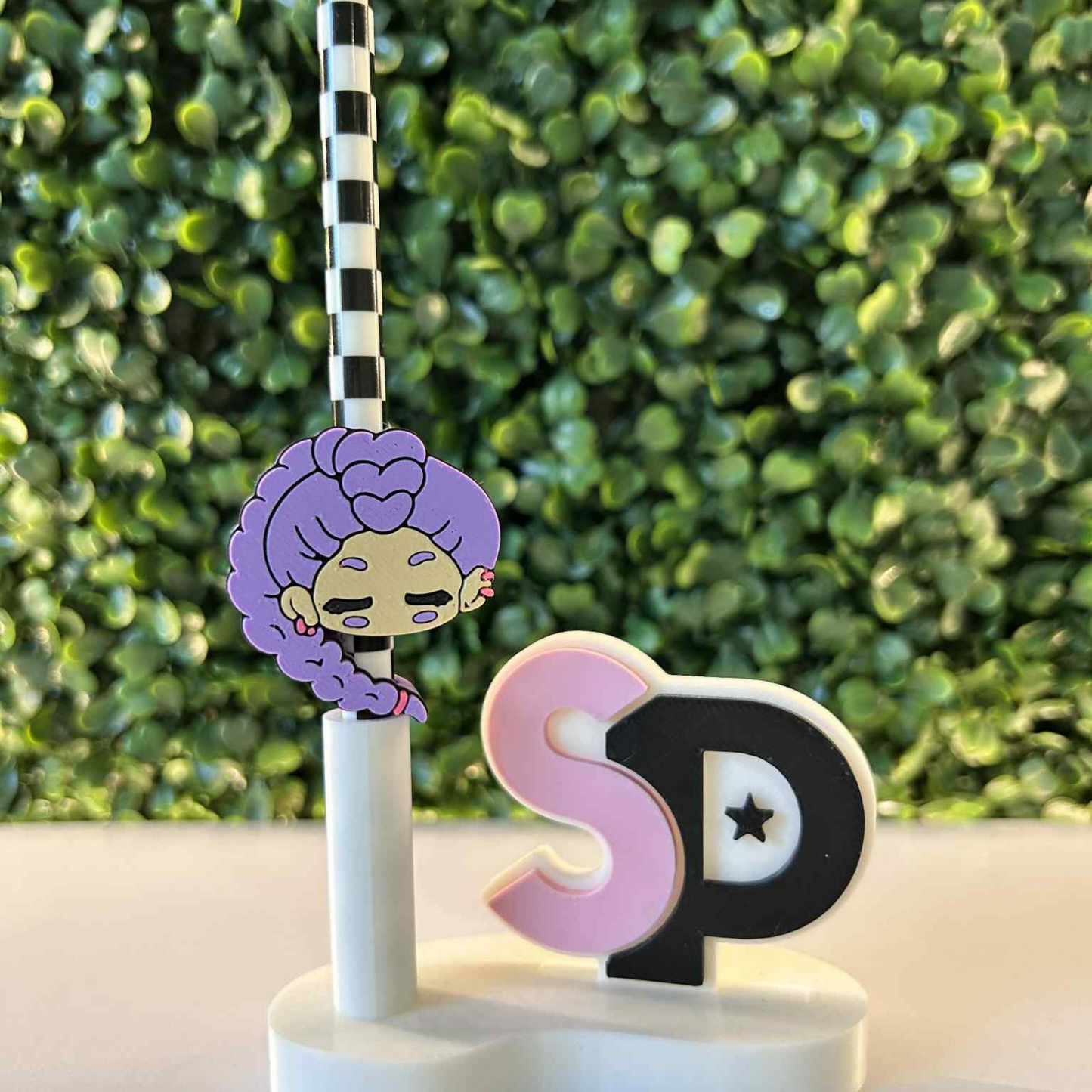 RUMI - HUNTRIX STRAW TOPPER