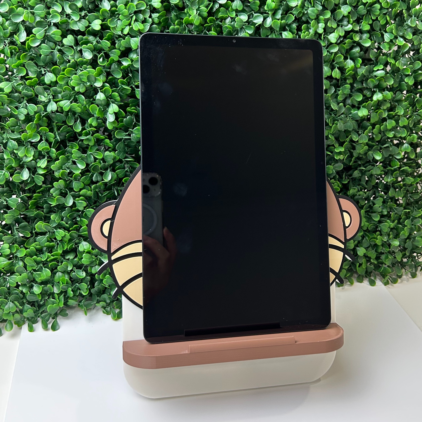 OTTER NOVELTY TABLET STAND