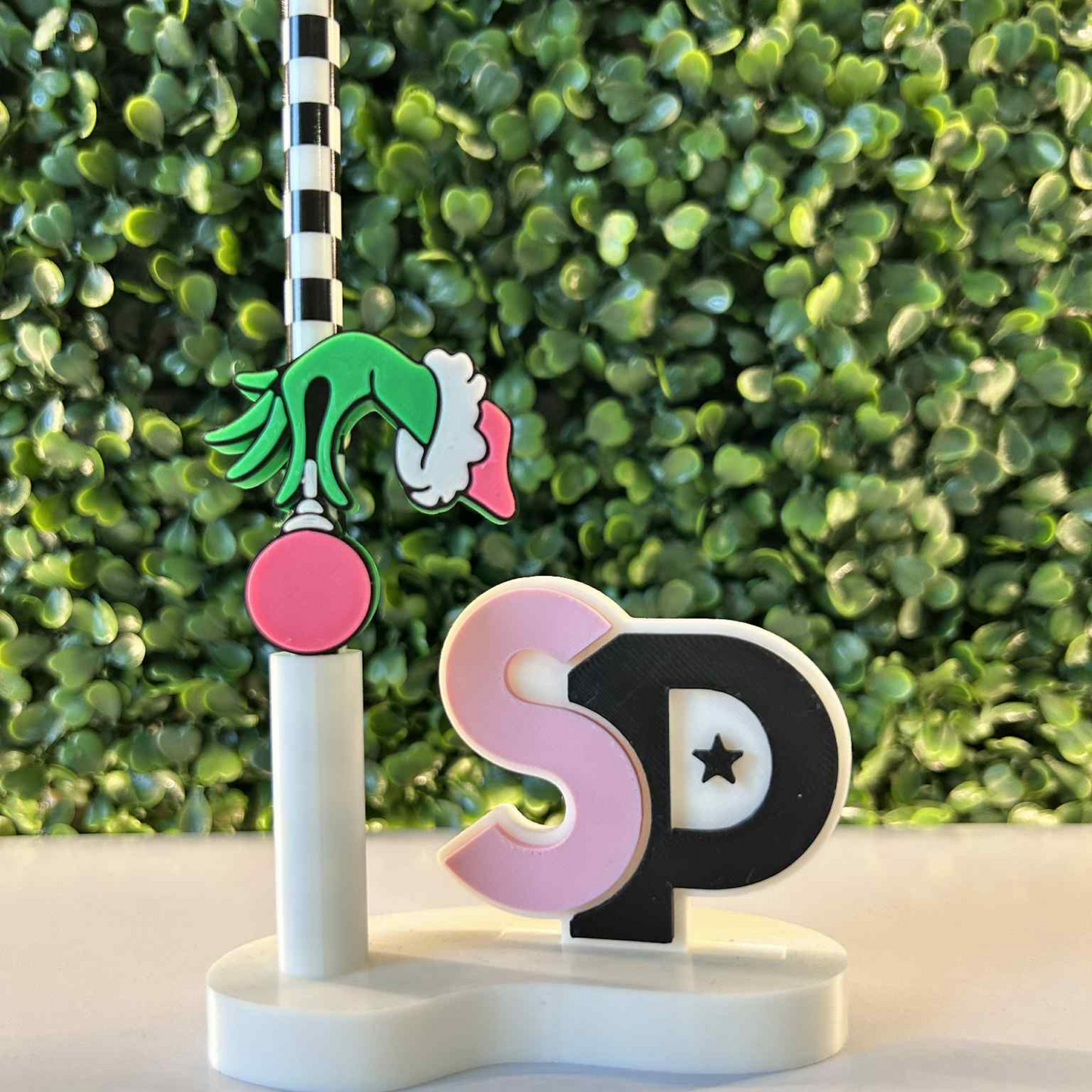 GRINCH HAND STRAW TOPPER