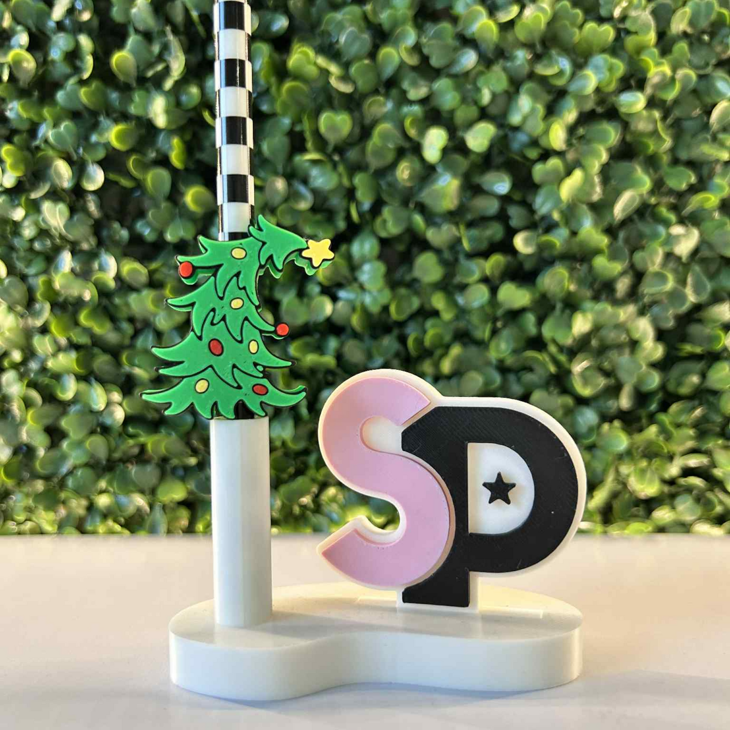 WHOVILLE TREE STRAW TOPPER