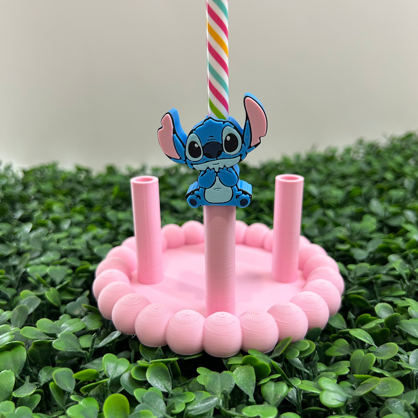 STITCH SITTING STRAW TOPPER