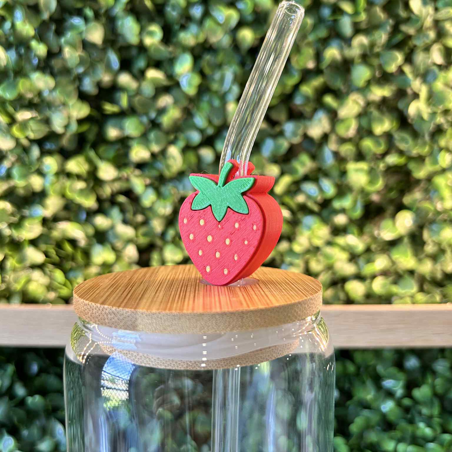 STRAWBERRY STRAW TOPPER